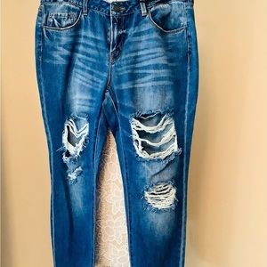 REFUGE Cropped Boyfriend Button Fly‎ Jeans